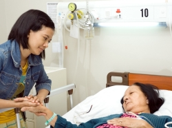 granddaughter,grandmother,sick,ill,old,senior,inpatient,visit,treatment,bed,rest,medication,grandma,elderly,woman,mother,daughter,cure,infusion,patient,health,hospital,sleep,illness,sickness,asian,ethnic,healthcare,room,togetherness,compassion,love,care,medical,holding,hands