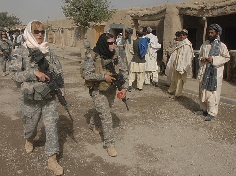 Photos military women Women of