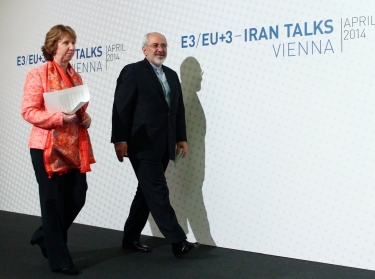 European Union foreign policy chief Catherine Ashton and Iranian Foreign Minister Mohammad Javad Zarif arrive for a news conference after talks in Vienna April 9, 2014, photo by Reuters/Heinz-Peter Bader