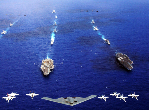 Joint operations in the Pacific, photo by U.S. Navy/Chief Photographer's Mate Todd P. Cichonowicz