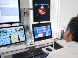 Telemedicine consult, photo by Intel Free Press https://creativecommons.org/licenses/by-sa/2.0/legalcode