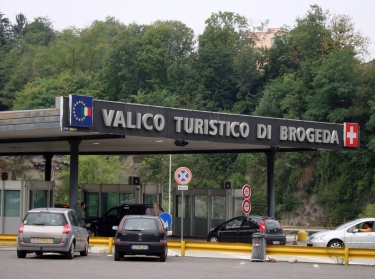 EU (Italy) - Swiss border post